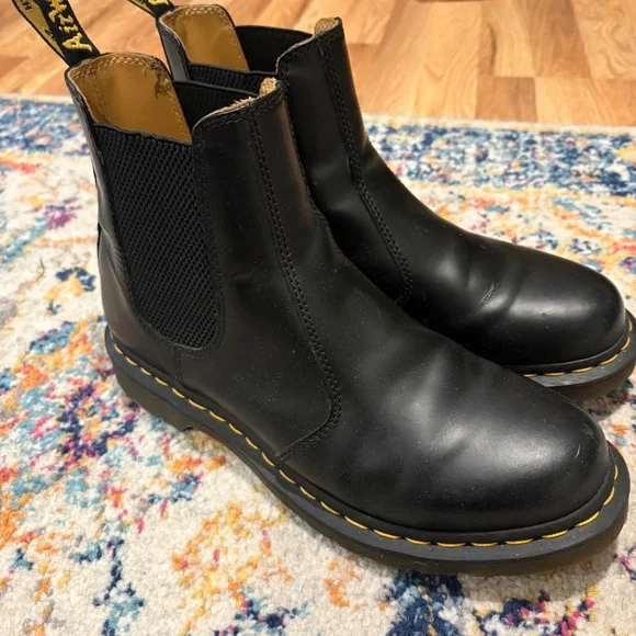 Doc Martens Airwear Chelsea Boots - Picture 2 of 3